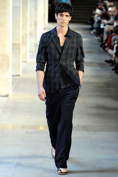 Look 2